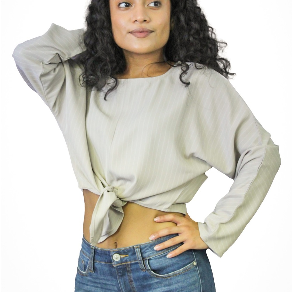 LONG SLEEVE TIE-FRONT TOP